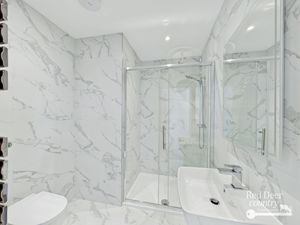 En-Suite- click for photo gallery
